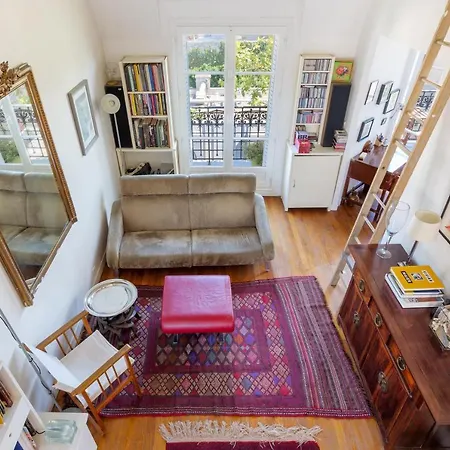 Apartment Veeve - The Library Loft Paris