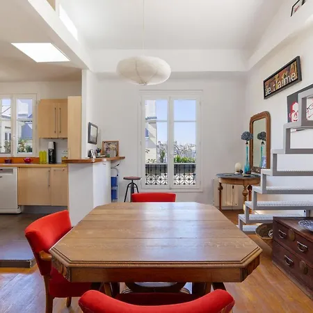 Veeve - The Library Loft *