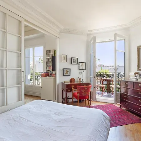 Veeve - The Library Loft Apartment Paris