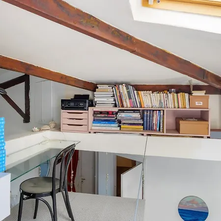 Veeve - The Library Loft *
